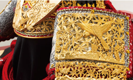 奈良　春日大社所蔵　国宝模写　『竹に虎雀』金物赤糸縅大鎧三分の二　兜飾り