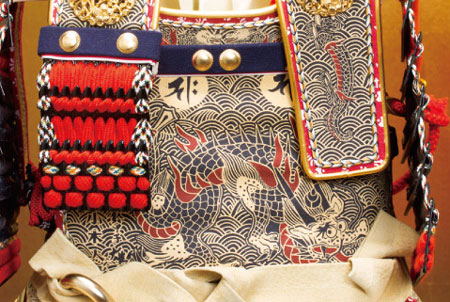 広島　厳島社所蔵　重要文化財　黒韋威肩紅の大鎧模写　　 三分之一　鎧飾り 